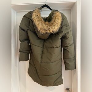 Be Boundless Women’s Army Green Puffer Jacket Faux Fur Hood